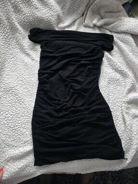 Off-Shoulder Black Bodycon Dress